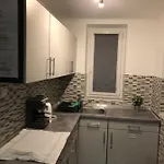 Heni Apartment * Buk