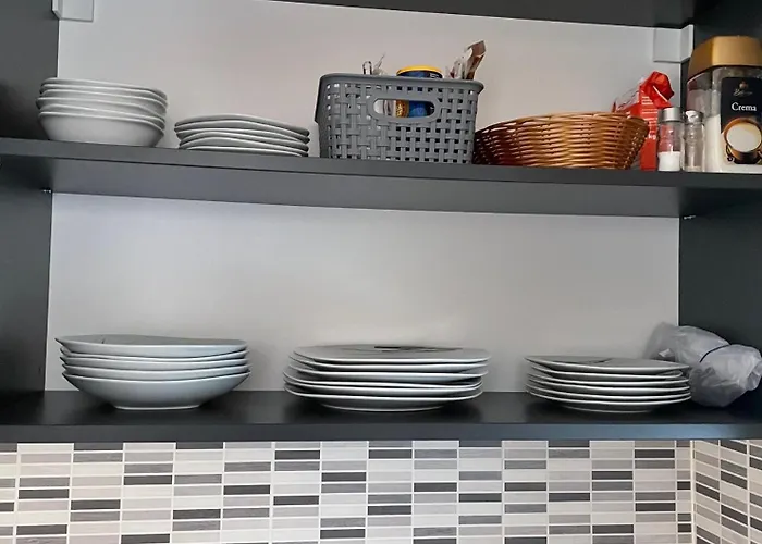 Heni Apartament *