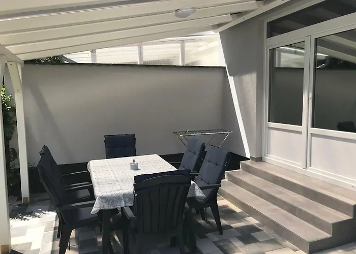 Heni Apartament *